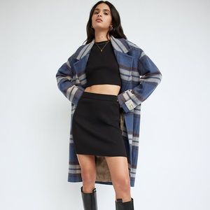 Wilfred
Reso Skirt and Sweater set in Mauvedust
High-waisted mini skirt